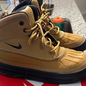 Nike Boots 🥾